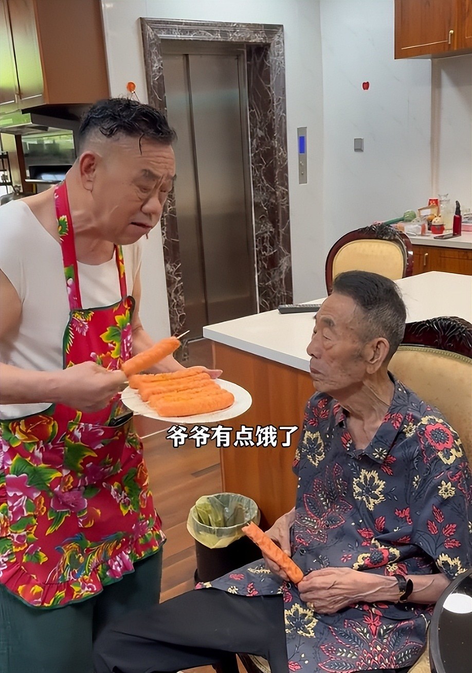 杨少华离世当天，儿子给他吃淀粉肠，抬手说话被打断，网友炸锅（组图） - 12
