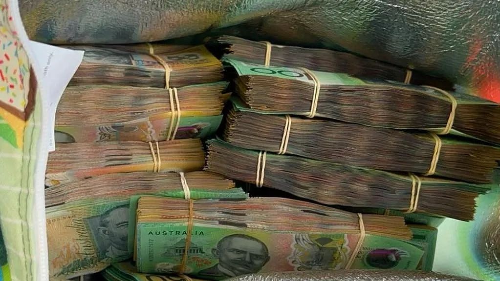 华人男子遭澳警拦车逮捕，车内搜出120万现金！（组图） - 2