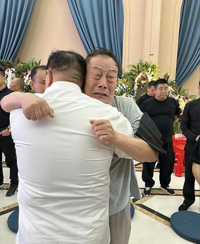 杨少华丧事第一天，因为2件事情，杨议又被骂了！冤吗？（组图） - 12
