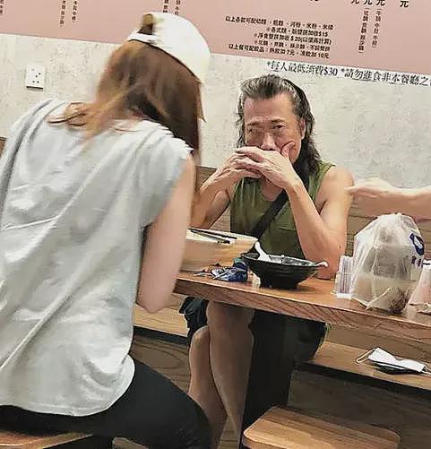 震惊！香港巨星家暴妻子！恋小37岁女友绝不结婚，娶四任妻子出轨老婆闺蜜，晚年中外通吃来者不拒？（组图） - 30