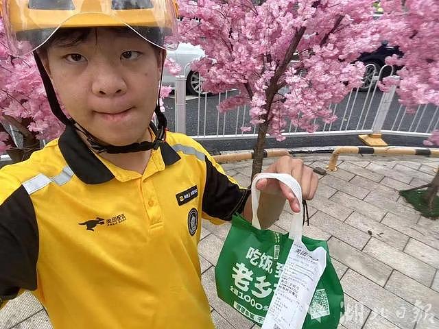 “高考575分被赶出家门”尖子生已回家:有复读意愿(组图) - 8