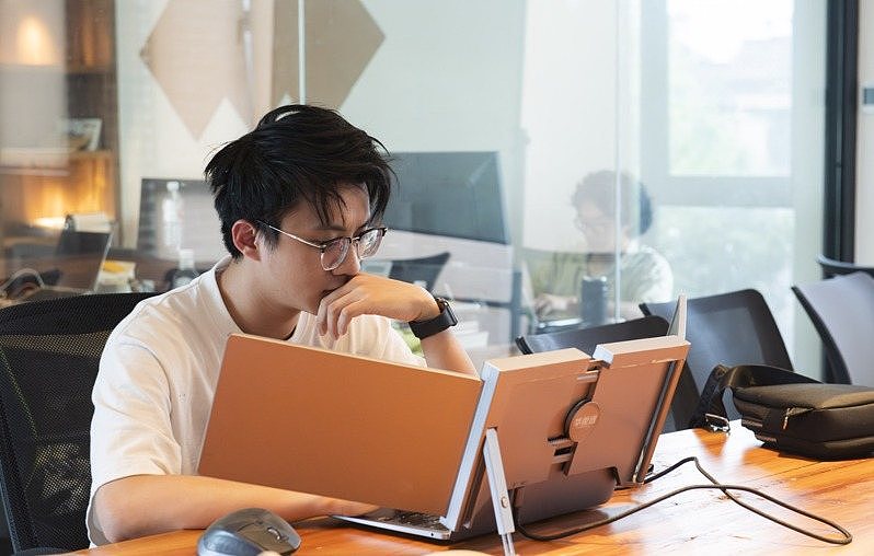 “假装上班公司”如何成为失业年轻人的避难所？（组图） - 2