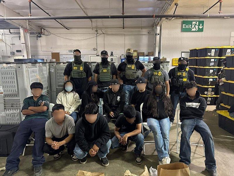ICE突袭大麻农场逮200人，有童工，抗议者朝警开枪（组图） - 5