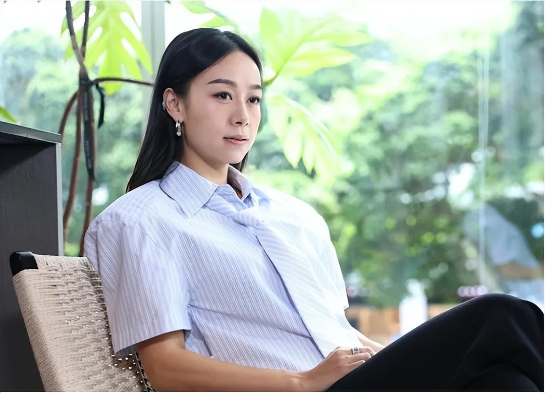 TVB知名主持炮轰三大港姐,暗指几位应被除名,徐子珊也被牵连(组图) - 6