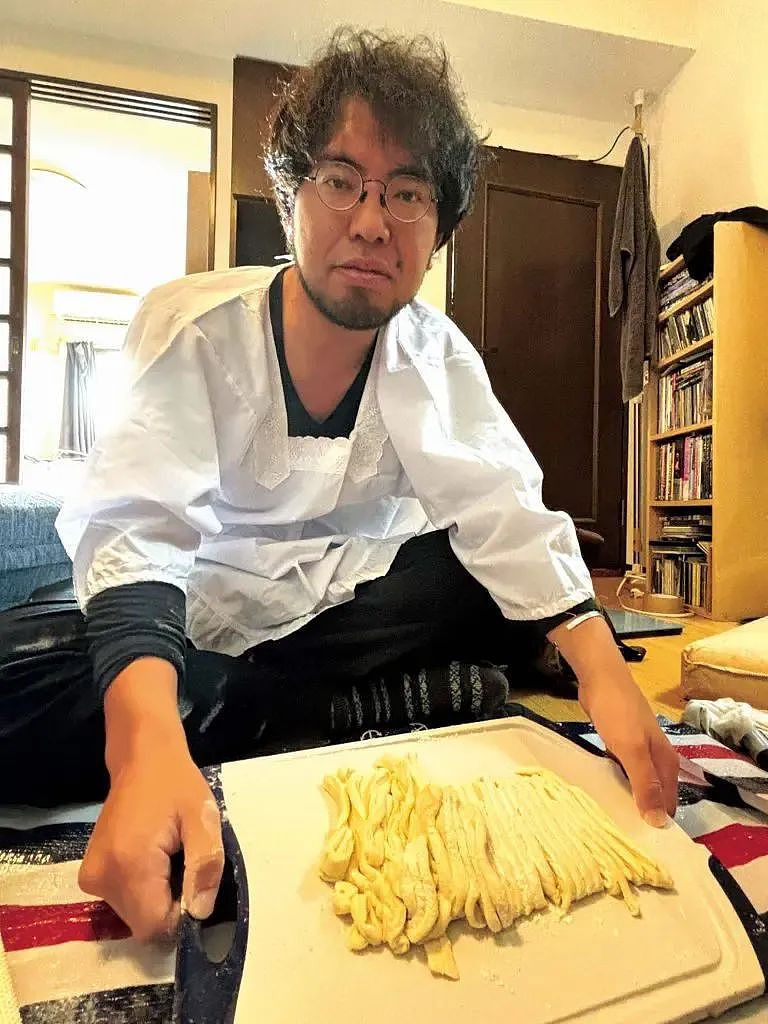 日本“出租丑男”爆红！曾流落菲律宾时薪仅480日元被野狗追，如今月接40单赚翻了…（组图） - 24