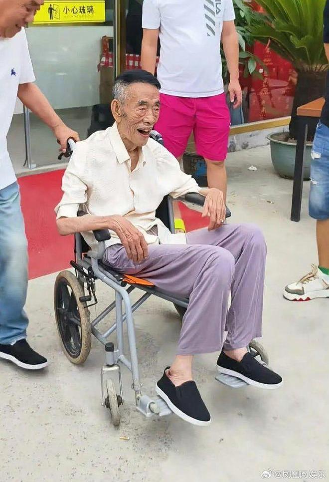 杨少华去世原因系肺衰竭，助理辟谣因高温剪彩猝逝：室外仅待1分钟（组图） - 4