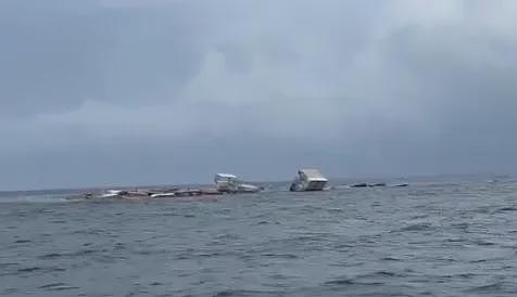 可怕！两艘万吨巨轮遭轮番攻击，发生巨大爆炸，瞬间沉入海底，多人死伤失踪（视频/组图） - 8