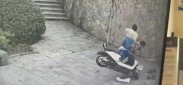 湖南俩学生飙车后续，身体被撞90度折叠，现场惨烈，知情人曝细节（组图） - 5