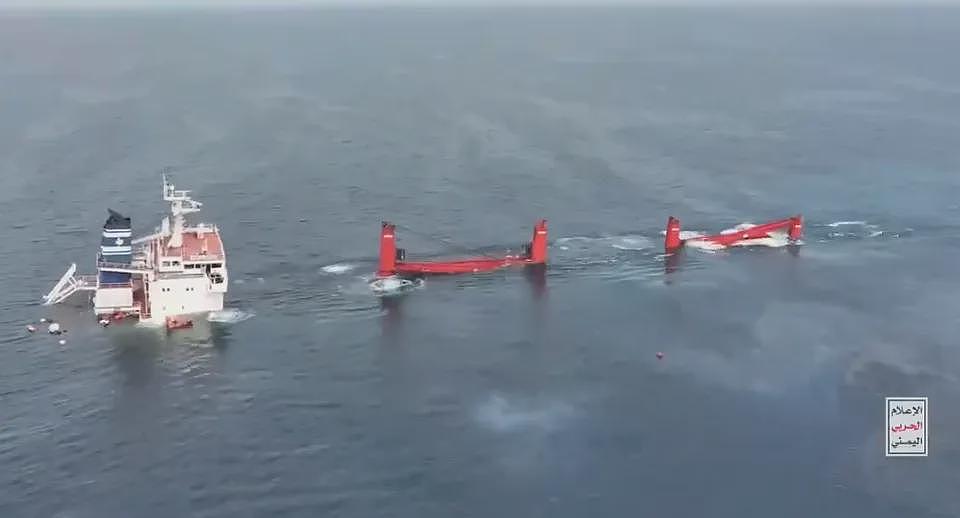 可怕！两艘万吨巨轮遭轮番攻击，发生巨大爆炸，瞬间沉入海底，多人死伤失踪（视频/组图） - 7