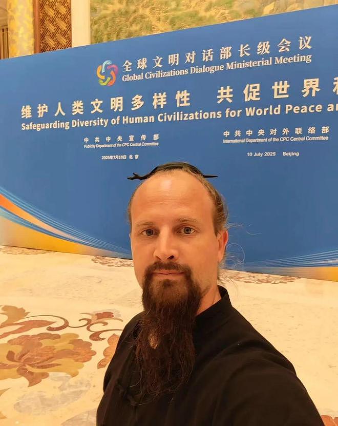 90后美国男子在中国当15年道士：已拿到中国“五星卡”（组图） - 1