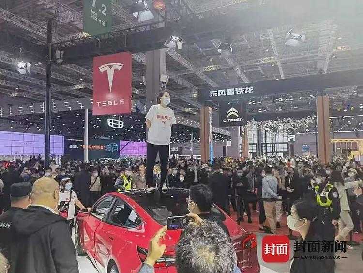 特斯拉车顶维权女车主二审败诉，被判赔偿17万！“该事件致特斯拉损失1.7亿元订单”（组图） - 2