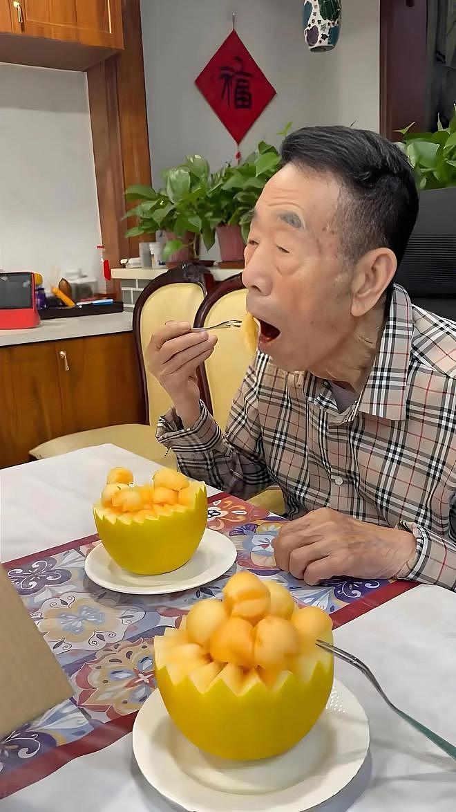 杨少华带货价格曝光！一条3万一天拍十几条，自曝被儿子当驴使唤（组图） - 10