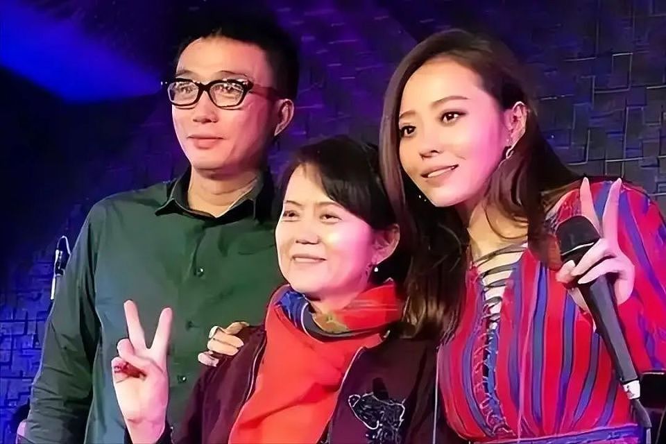 张靓颖:被骂擦边,也不装了(组图) - 23