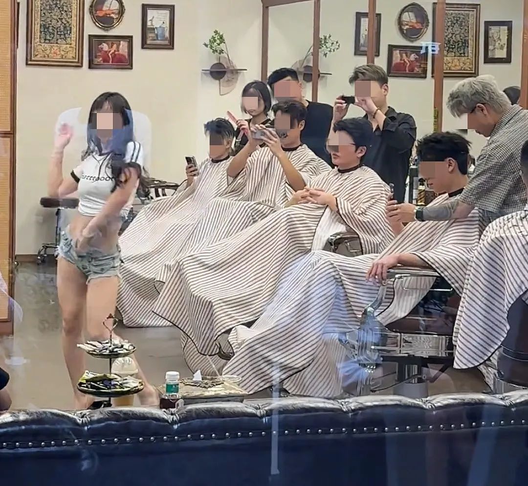 全网疯传“南京某理发店最毁三观一幕”：这场闹剧，早该结束了（组图） - 2