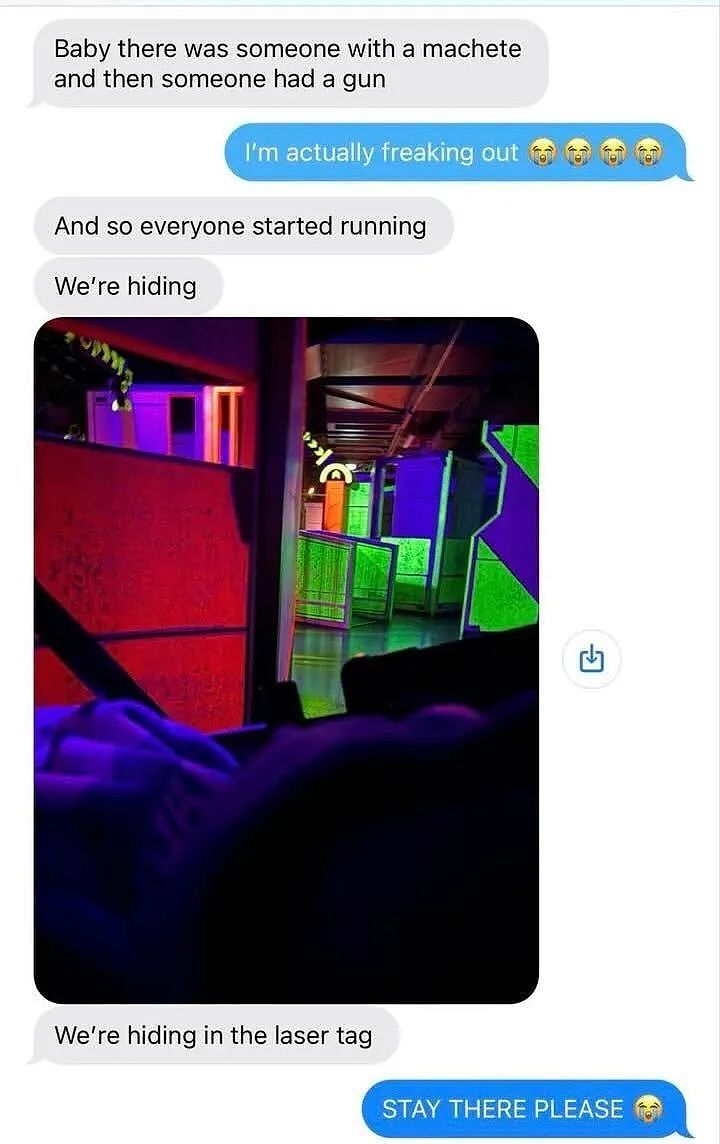 突发！西悉尼商场惊现持刀男袭警，被当场击毙！顾客尖叫逃命（组图） - 5