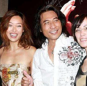 震惊！香港巨星家暴妻子！恋小37岁女友绝不结婚，娶四任妻子出轨老婆闺蜜，晚年中外通吃来者不拒？（组图） - 15
