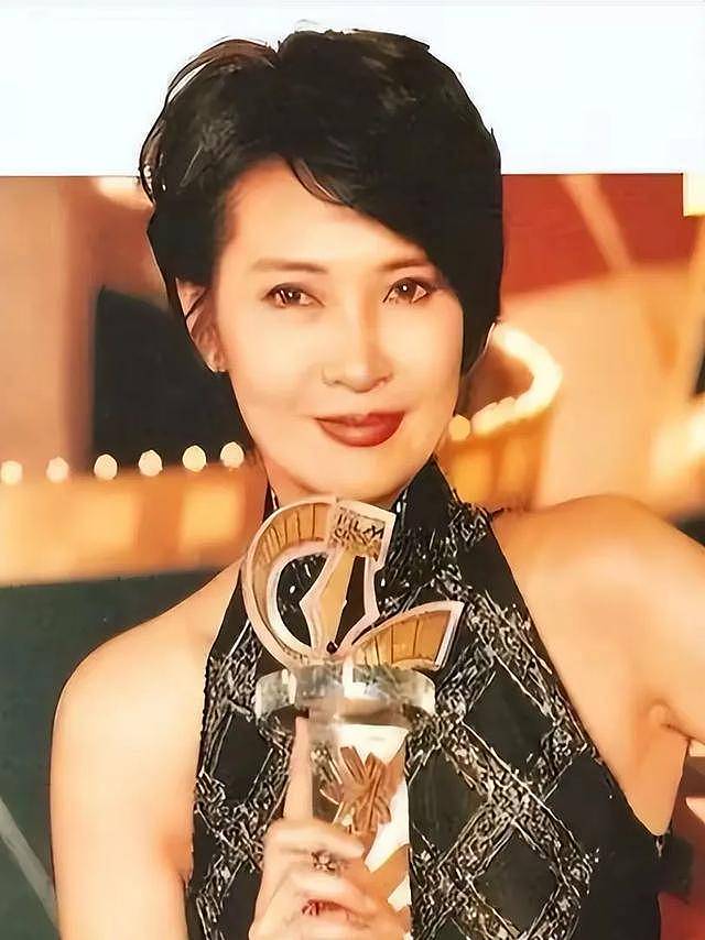 从谢贤到秦祥林，萧芳芳情史曝光，曾遭家暴果断离婚终遇真爱（组图） - 1