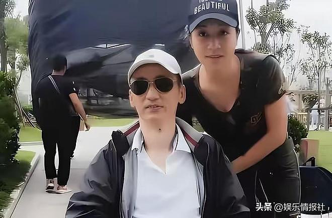 她是国家一级女演员，多次给坐轮椅丈夫戴绿帽，如今儿子也是演员（组图） - 9