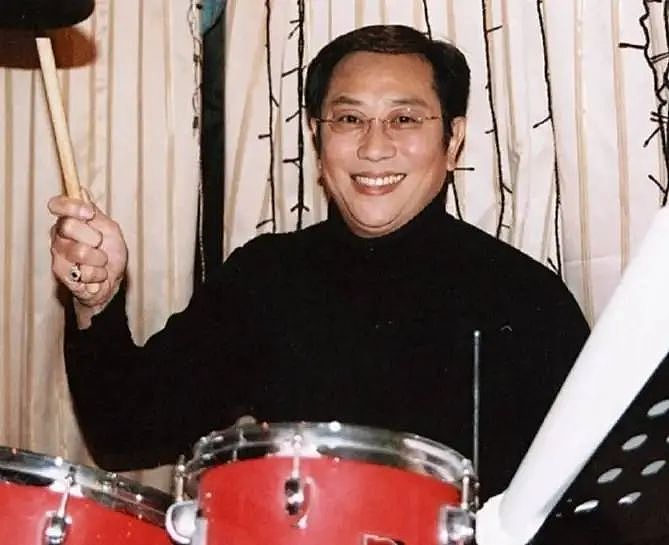 知名演员自曝患病，已无法行走！病情严重影响外貌，这种病早期症状需注意（组图） - 4