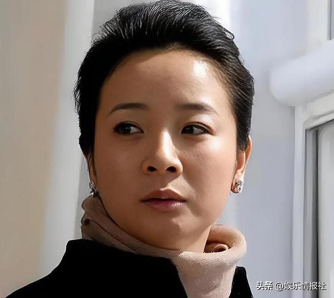 她是国家一级女演员，多次给坐轮椅丈夫戴绿帽，如今儿子也是演员（组图） - 7
