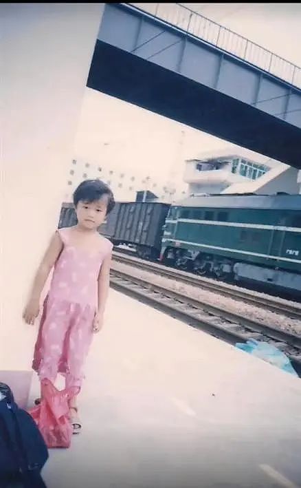 百万粉女网红自曝被叔叔堂兄常年性侵殴打,母亲目睹全程态度让人气炸!(组图) - 11