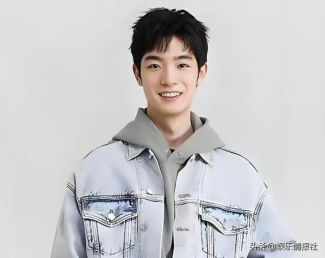 她是国家一级女演员，多次给坐轮椅丈夫戴绿帽，如今儿子也是演员（组图） - 11