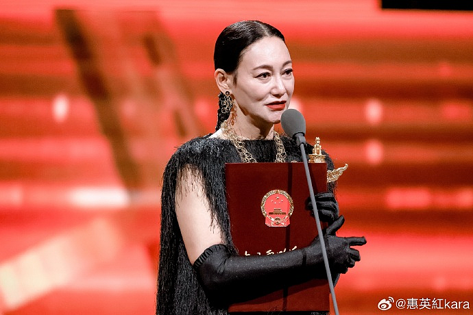 从富家千金到街头乞丐，从贫民窟舞女到“第一”影后！惠英红：30岁自杀未遂、65岁重回巅峰，仍然活成传奇（组图） - 1