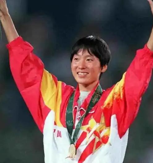 退休移居美国,三婚两离,52岁的“东方神鹿”王军霞,如今怎样(组图) - 10