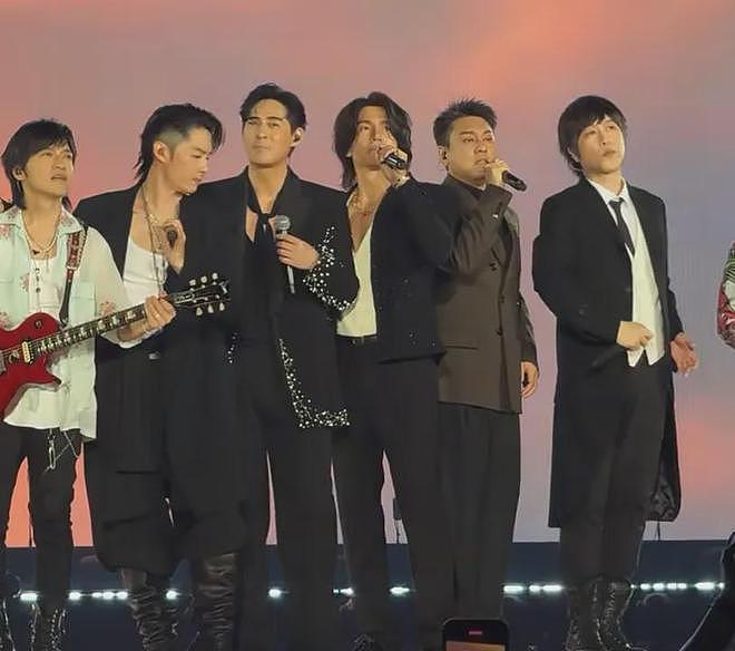 F4合体变“上春山2.0”，朱孝天服装站位都尴尬，曾公开承认不和（组图） - 14