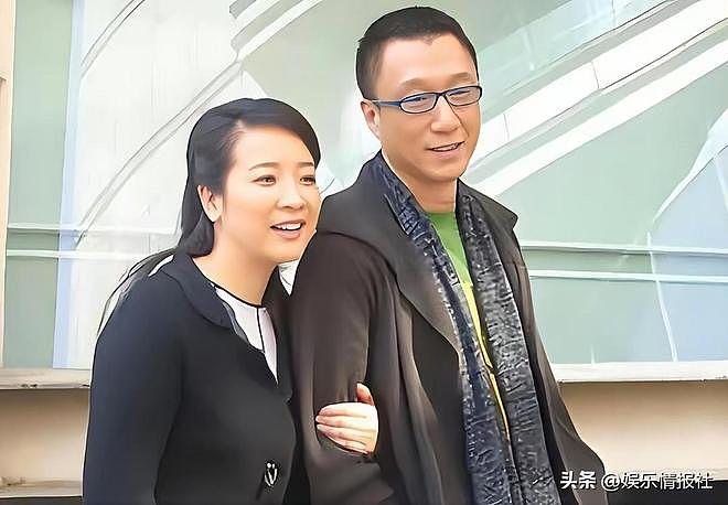她是国家一级女演员，多次给坐轮椅丈夫戴绿帽，如今儿子也是演员（组图） - 18