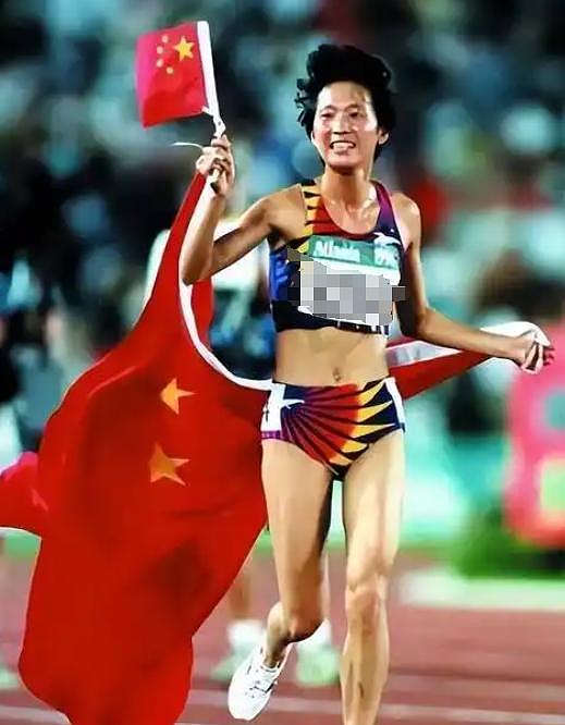 退休移居美国,三婚两离,52岁的“东方神鹿”王军霞,如今怎样(组图) - 11
