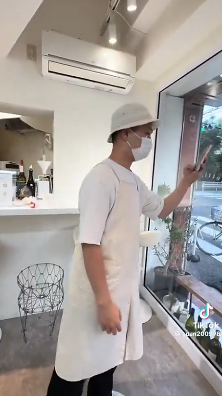 日本店员殴打越南游客引热议！日本网友却全网栽赃打人的是中国人（视频/组图） - 1