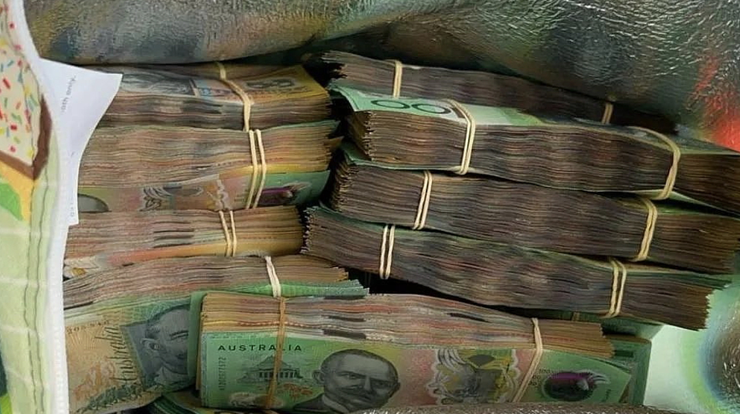 重磅！华人男子车内藏120万澳元现金，被澳洲警方当场拦截逮捕！（组图） - 1