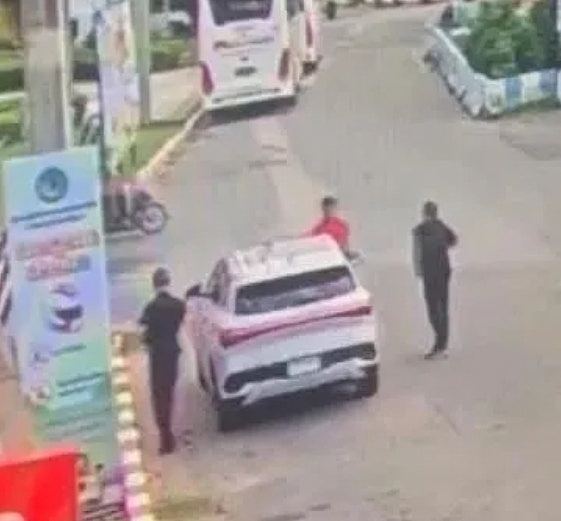 中国游客泰国当街遭4假警察持枪打劫,事后丢弃铁轨上,2同胞被捕(组图) - 5