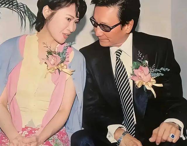 从谢贤到秦祥林，萧芳芳情史曝光，曾遭家暴果断离婚终遇真爱（组图） - 5