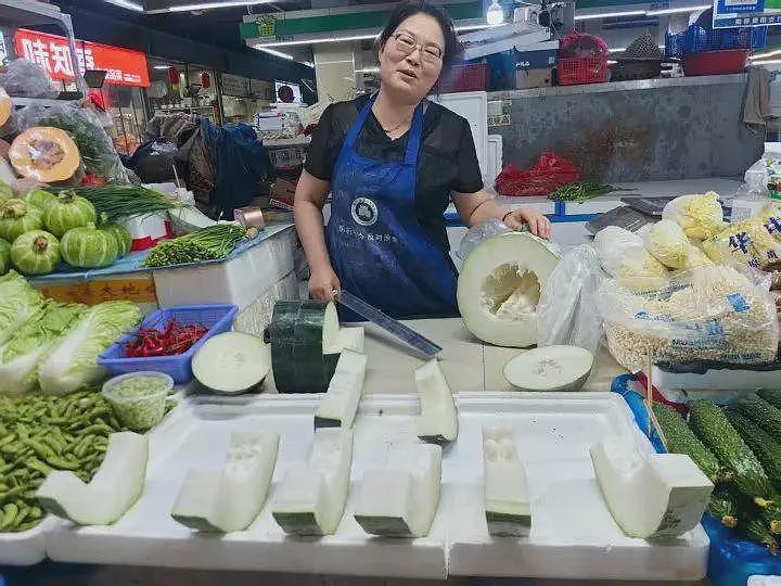 20多斤一个，突然火了！杭州一菜场摊主：没有现货，隔两天就有人来预订（组图） - 5