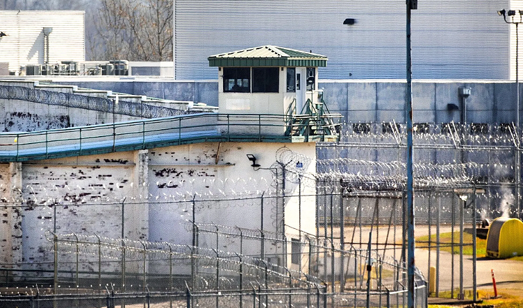 全员恶人！关移民监囚犯罪行曝光，4华人因干这些事被拘，已收最终驱逐令（组图） - 4
