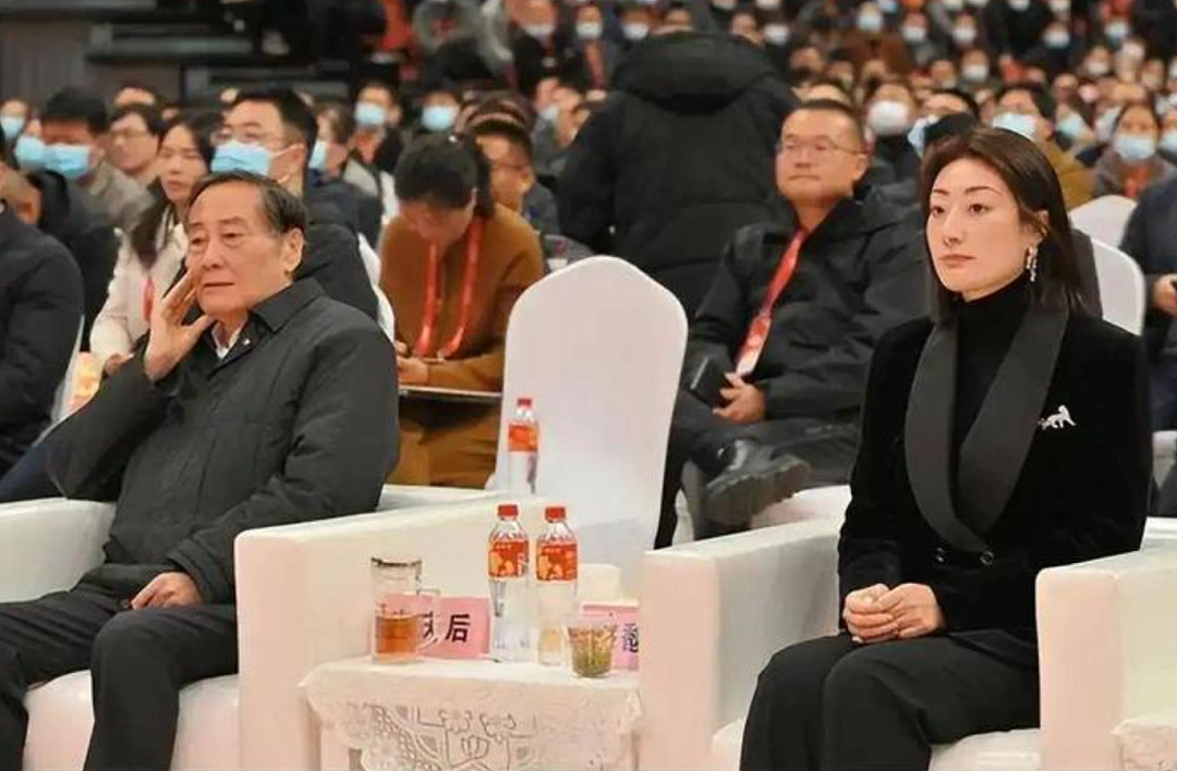 更多信息曝光!娃哈哈百亿遗产大战,宗馥莉被“同父异母”弟妹起诉,母亲竟是…(组图) - 6