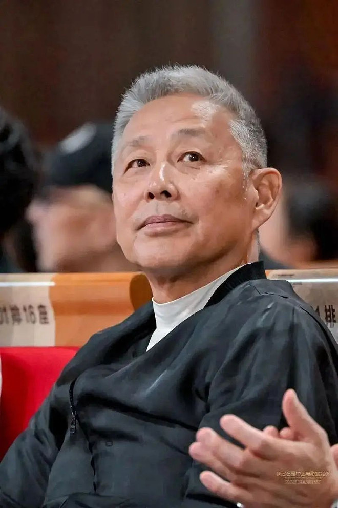 70岁陈道明头发全白了!网友:断层式衰老(组图) - 5