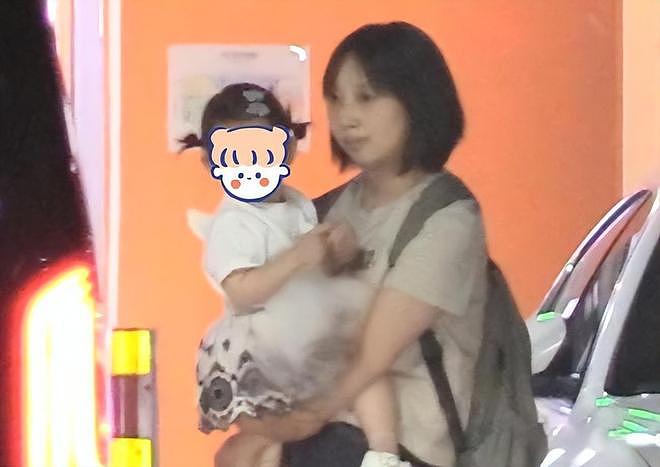 疑王鸥女儿首曝光，传与何九华复合低调登记，男方对外声称没结婚（组图） - 2