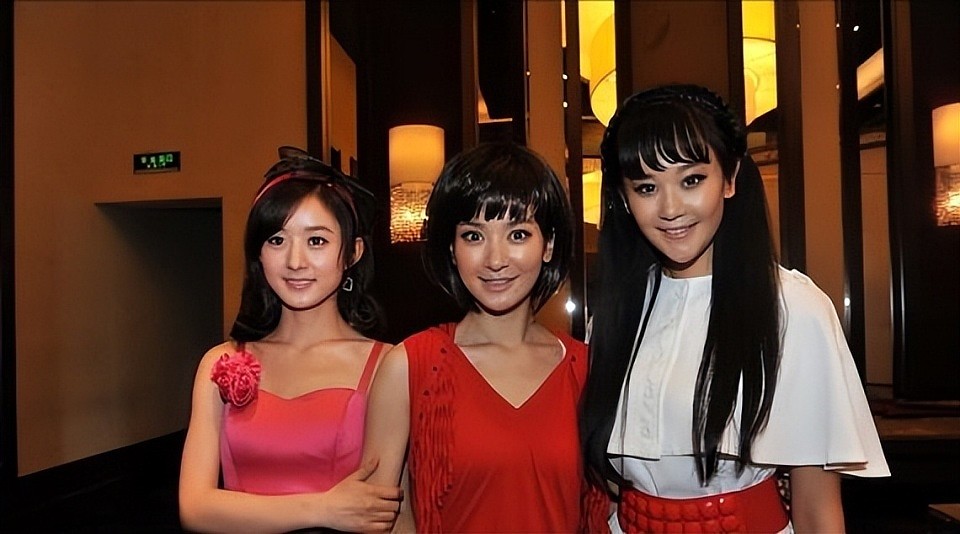 孙菲菲旧事重提？女星走红前的辛酸事盘点：赵丽颖被孤立、杨幂挨巴掌（组图） - 17