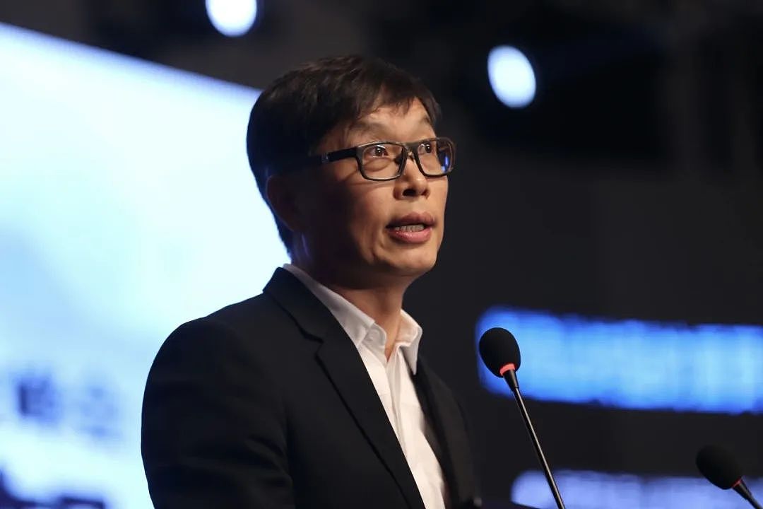 狂卖100亿的美的“长公主”,给亲爹扳回一城(组图) - 1