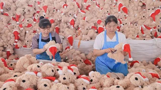 中国上半年GDP增长5.3%：关税压力下显“韧性”  ，但下半年需求端或“断崖式下跌”（组图） - 1