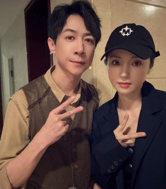 董璇自曝再婚了!二婚老公被扒是张维伊,两人6月在老家领证结婚(组图) - 15