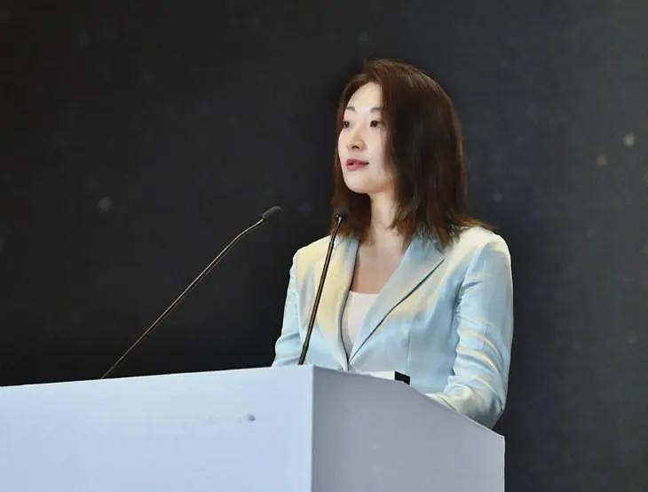 杜建英3个儿女照片曝光，女儿在杭州当老师，小儿子生母身份存疑（组图） - 14