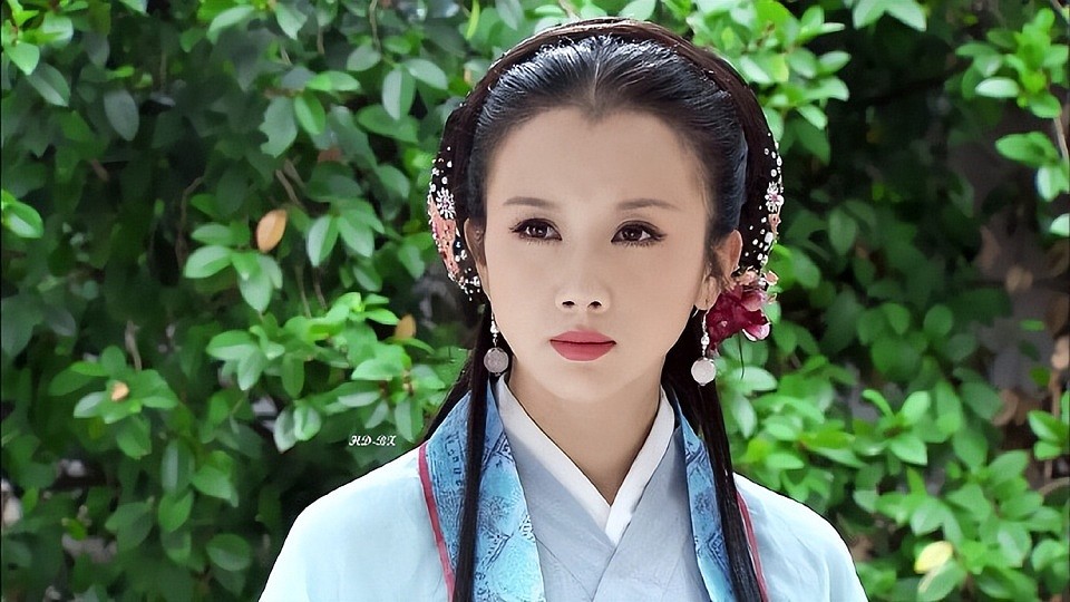 孙菲菲旧事重提？女星走红前的辛酸事盘点：赵丽颖被孤立、杨幂挨巴掌（组图） - 13
