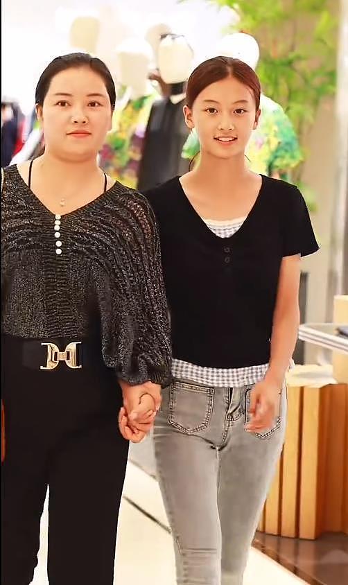 女孩因撞脸张柏芝全网走红,妈妈发视频回应女儿走红过程(组图) - 3