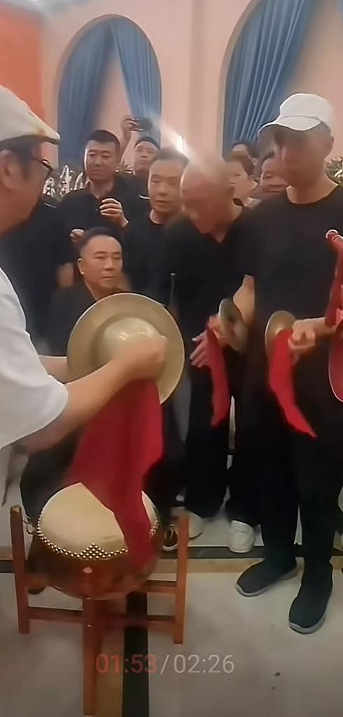 杨少华葬礼杨议受争议,消费老父亲再添实锤,30天直播27场成侧证(组图) - 6
