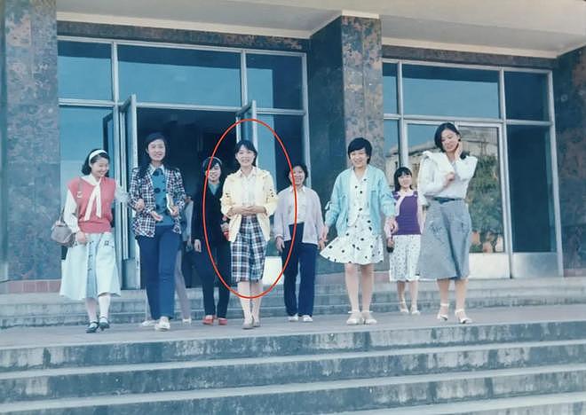 宗婕莉庆生照曝光，打扮漂亮很像妈妈，多位学生家长联合发声力挺（组图） - 10