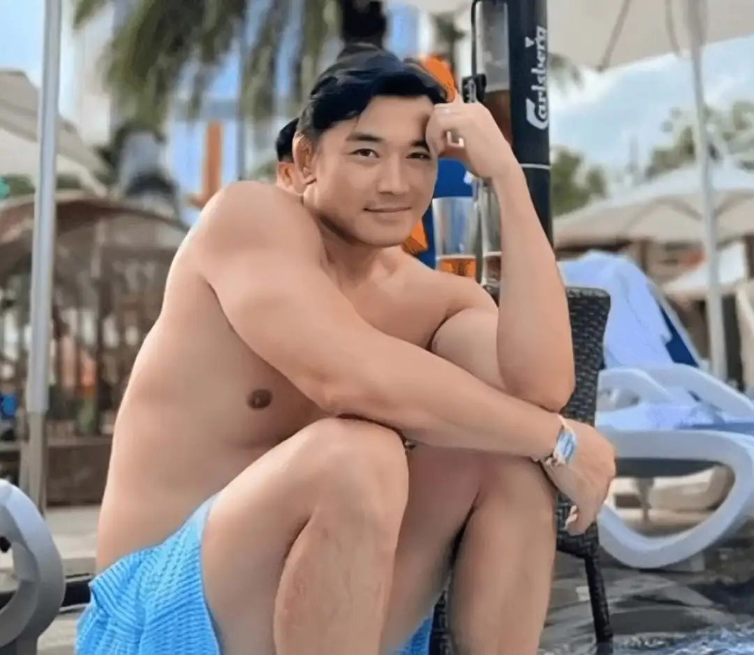 TVB前男星拍视频被指跳擦边舞，抖肩扩胸露内裤，网友吐槽：太油腻（组图） - 5
